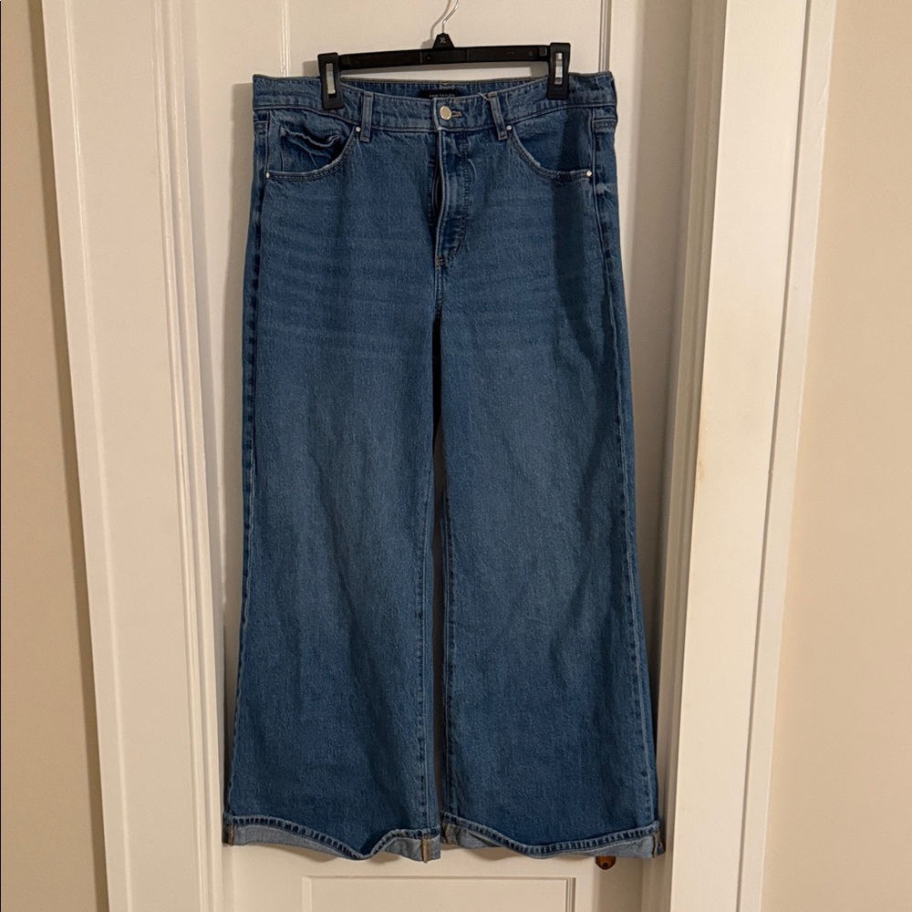 Ann Taylor The Palazzo mid-rise cuffed jeans size 12
